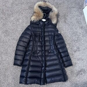 PRISTINE CONDITION 100% AUTHENTIC MONCLER COAT W/FUR HOOD